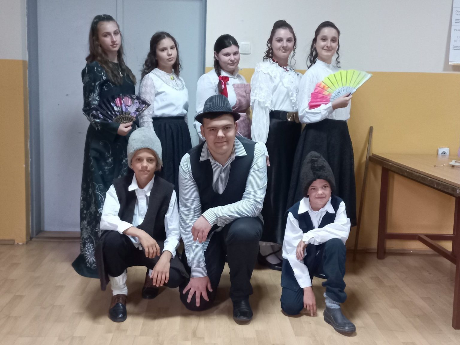 Školska pozorišna trupa Maštari u Idvoru izvela četiri predstave